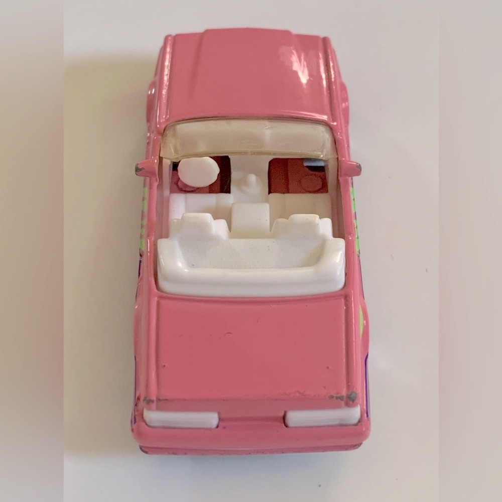 ๐ Vintage Matchbox 1987 Pink Cadillac Allante Convertible - Picture 2 of 5